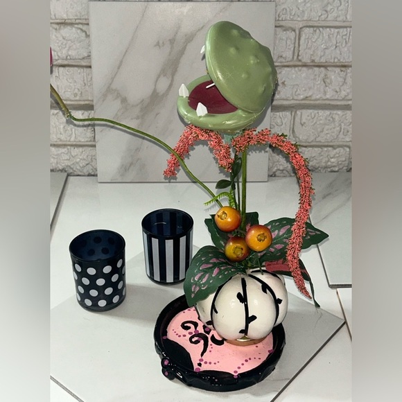 Halloween Set Venus Fly Trap Little Shop of Horrors Candles Decorations Rare - Picture 9 of 10